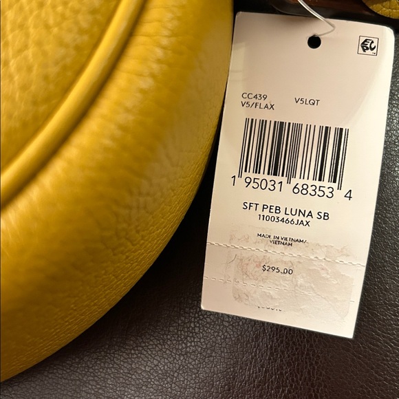 Coach Luna shoulder handbag in Flax - Picture 4 of 10